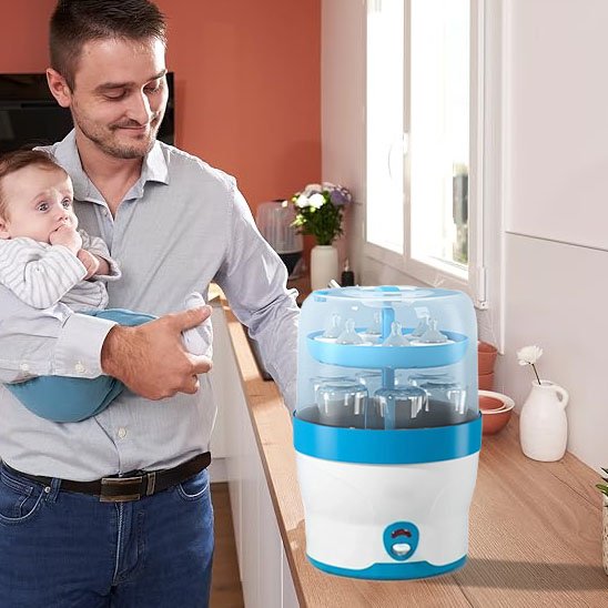 Sterilisateur-biberon-Mariana-papa-bebe-regarde
