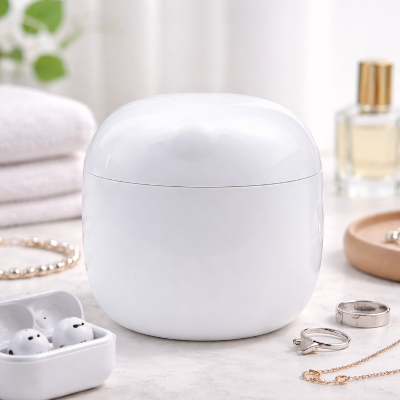 sterilisateur-tetine-bizclean-blanc-fille-chambre